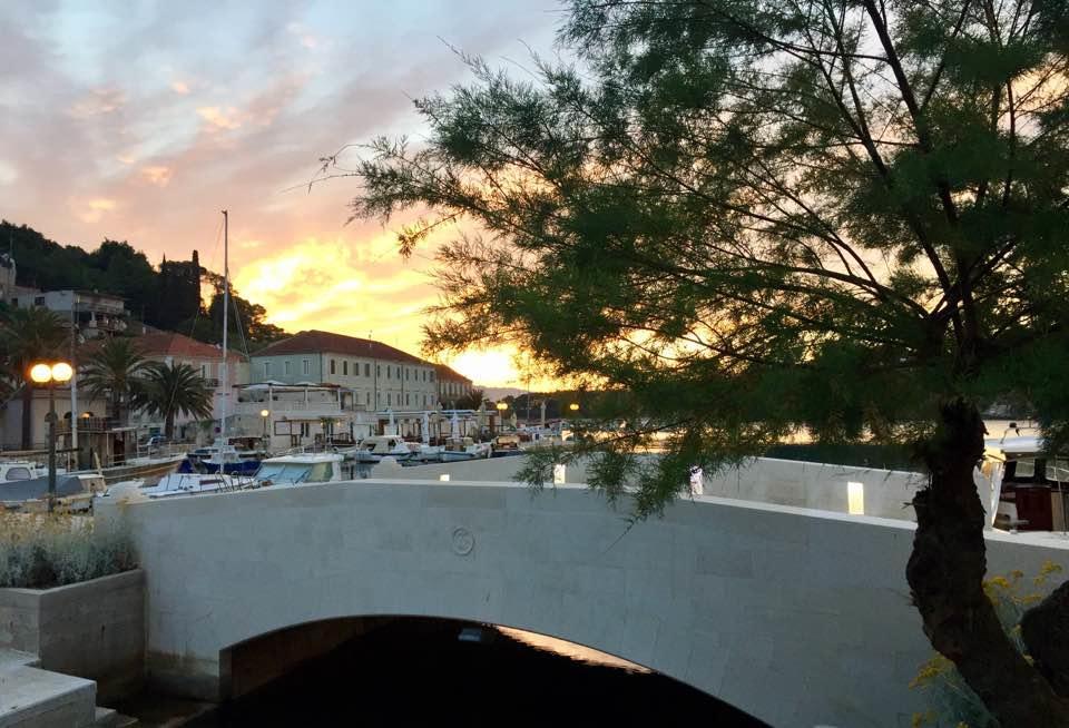 Sofia'S Way Apartments เยลซา ภายนอก รูปภาพ